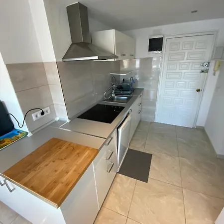 Moderne Premiere Ligne De Avec Piscine Apartment Roses