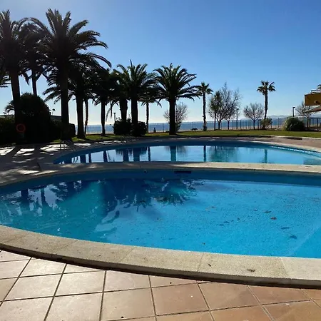 Moderne Premiere Ligne De Avec Piscine Apartment