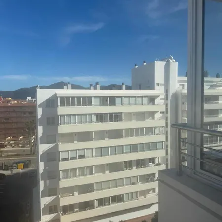 Moderne Premiere Ligne De Avec Piscine Apartment Roses